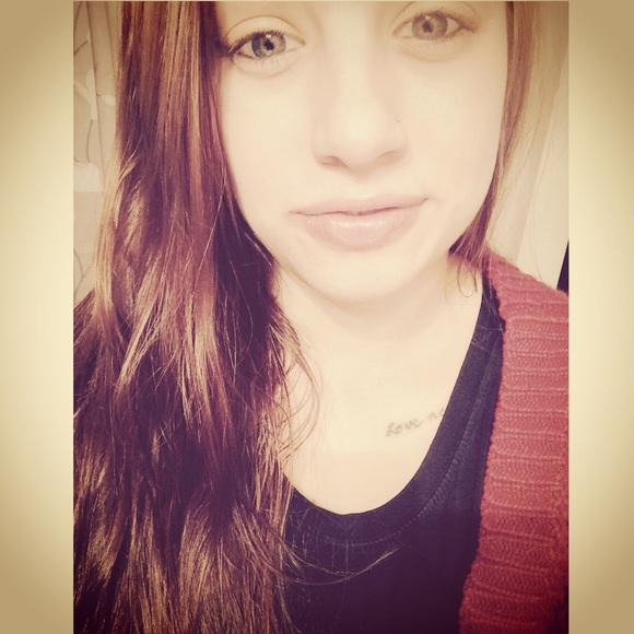 Meet your Posher, Julianne - Picture 1 of 1